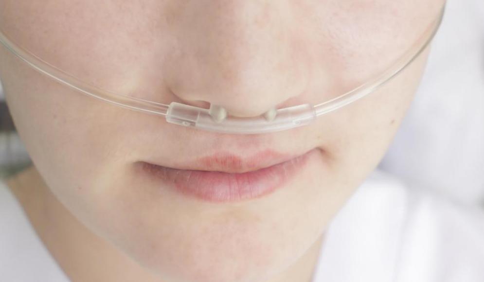 how to put on oxygen nasal cannula