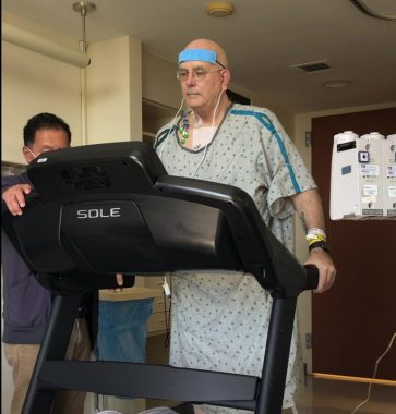 Kevin walks on the treadmill during his pulmonary rehabilitation. / Pulmonary Fibrosis News
